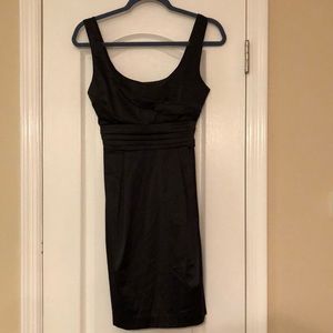 Black sleeveless party dress